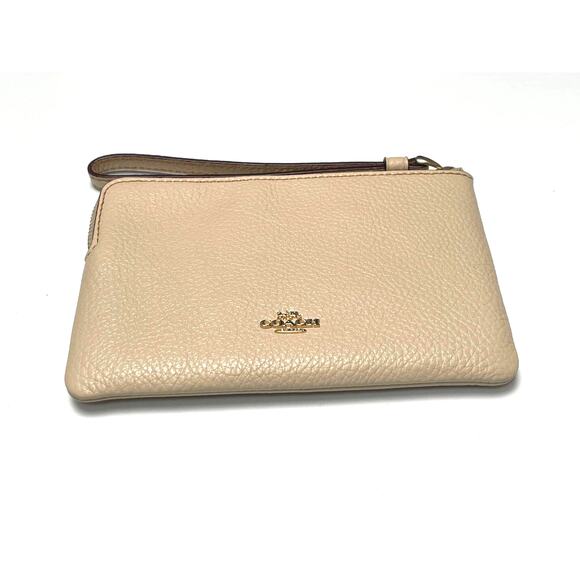 Coach X Peanuts Corner Zip Wristlet W/ Snoopy & Friends Peanuts Motif - Picture 7 of 10